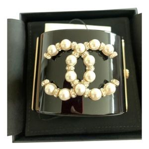 ❤️NWT Chanel Black Cuff Bracelet